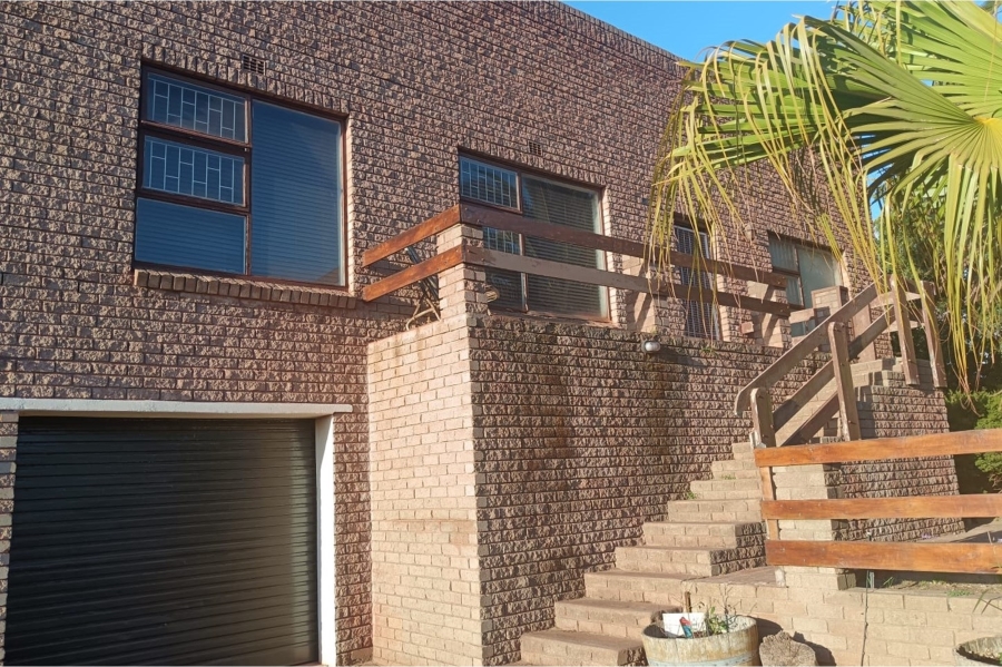 5 Bedroom Property for Sale in Vredenburg Western Cape